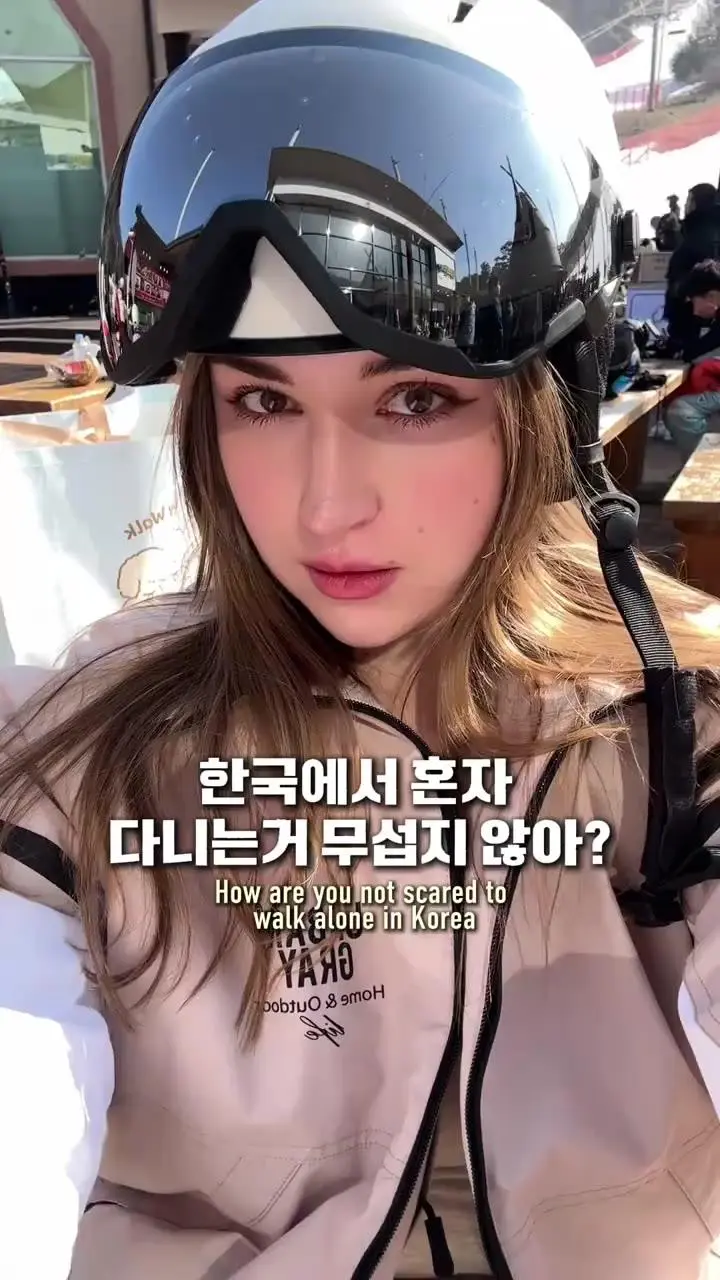 한국에서 혼자 다니는 거 무섭지 않냐는 질문에 대답하는 외국여성