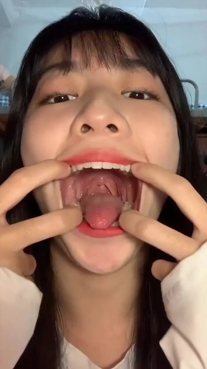 입안 보여주는 누나.MP4